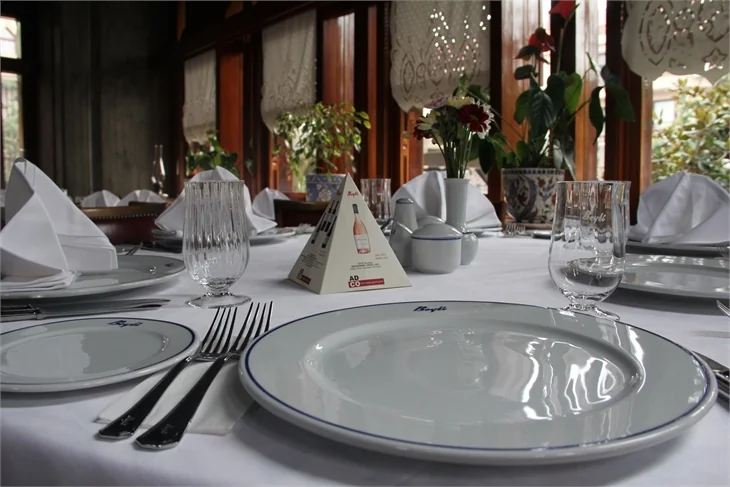 Etin usta ismi: Beyti Restaurant