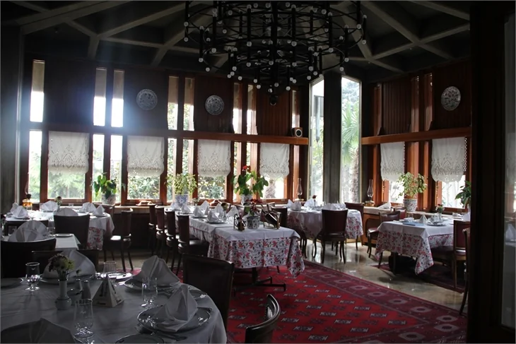 Etin usta ismi: Beyti Restaurant