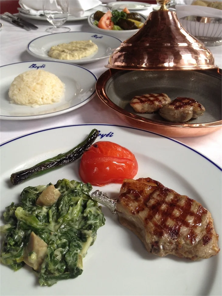 Etin usta ismi: Beyti Restaurant