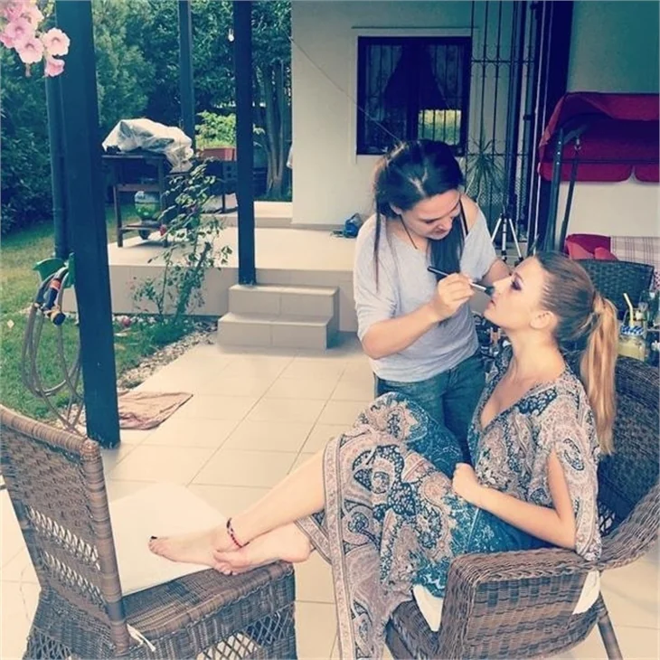 Gizem Karaca'nın paylaştığı fotoğrafa tepki yağdı