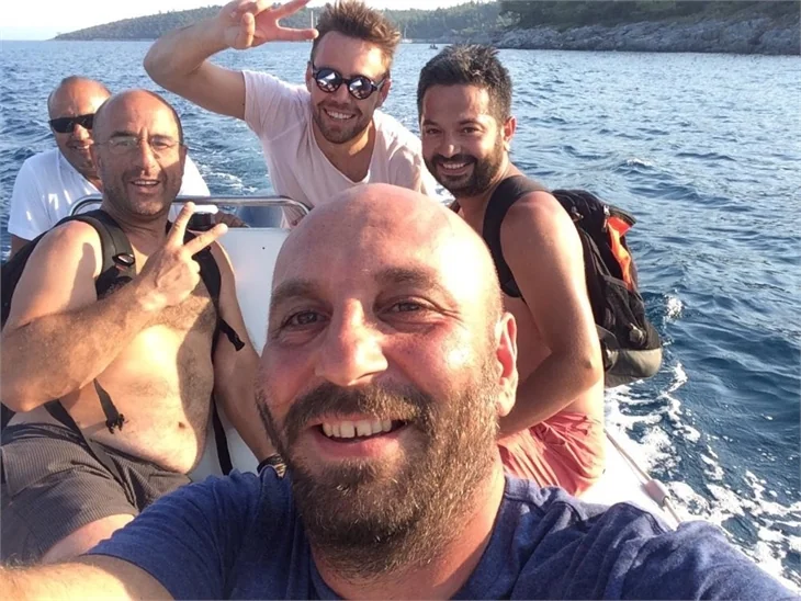 Merve Boluğur ve Murat Dalkılıç tatilde yakalandı