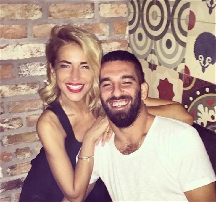 Burcu Esmersoy'a Amerikalı sevgili