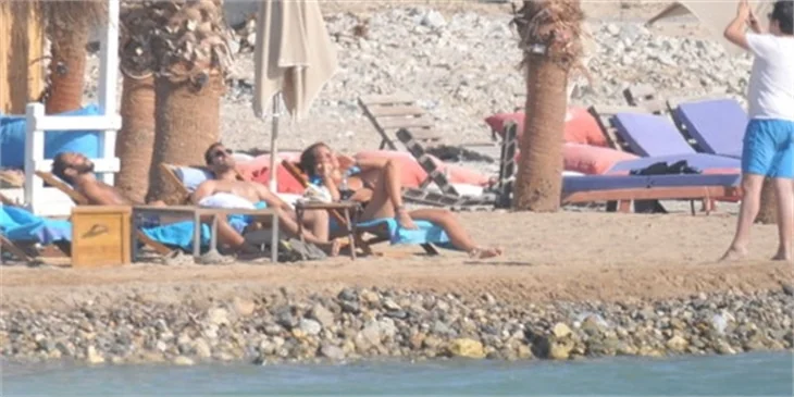 Buğra Gülsoy ve Nilüfer Gürbüz tatilde