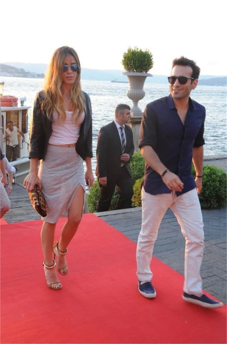 Buğra Gülsoy ve Nilüfer Gürbüz tatilde
