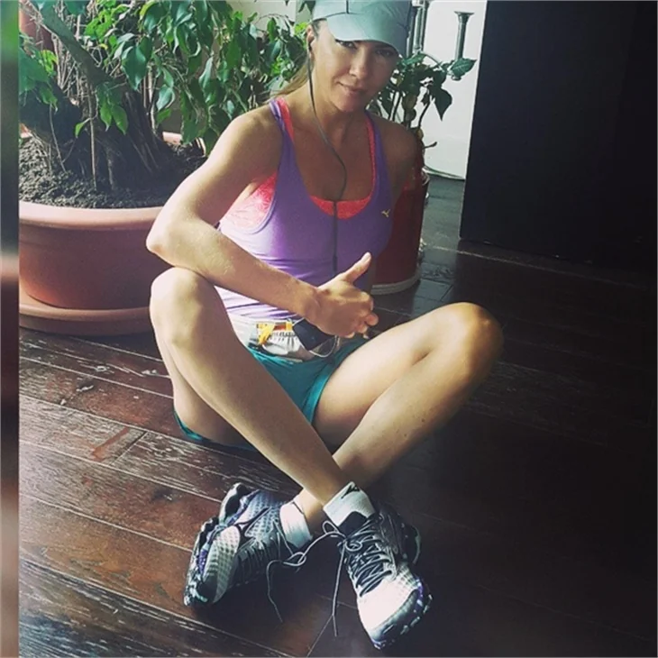 Ivana Sert'in seksi tatil kareleri