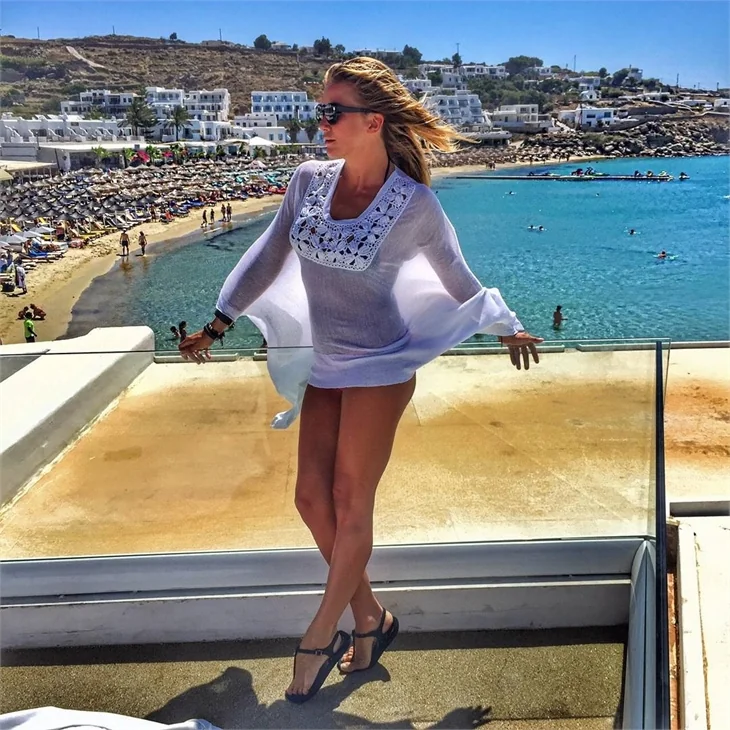 Ivana Sert'in seksi tatil kareleri