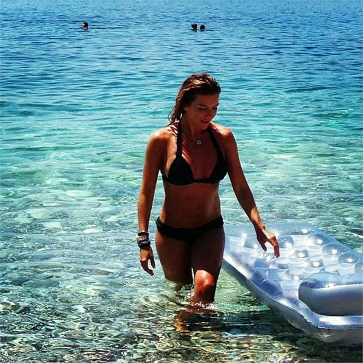 Ivana Sert'in seksi tatil kareleri