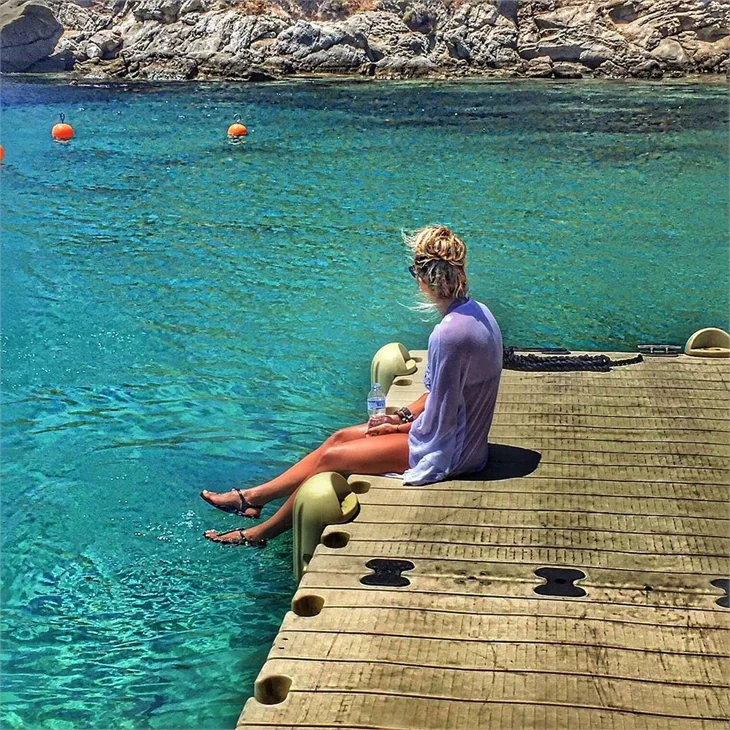 Ivana Sert'in seksi tatil kareleri