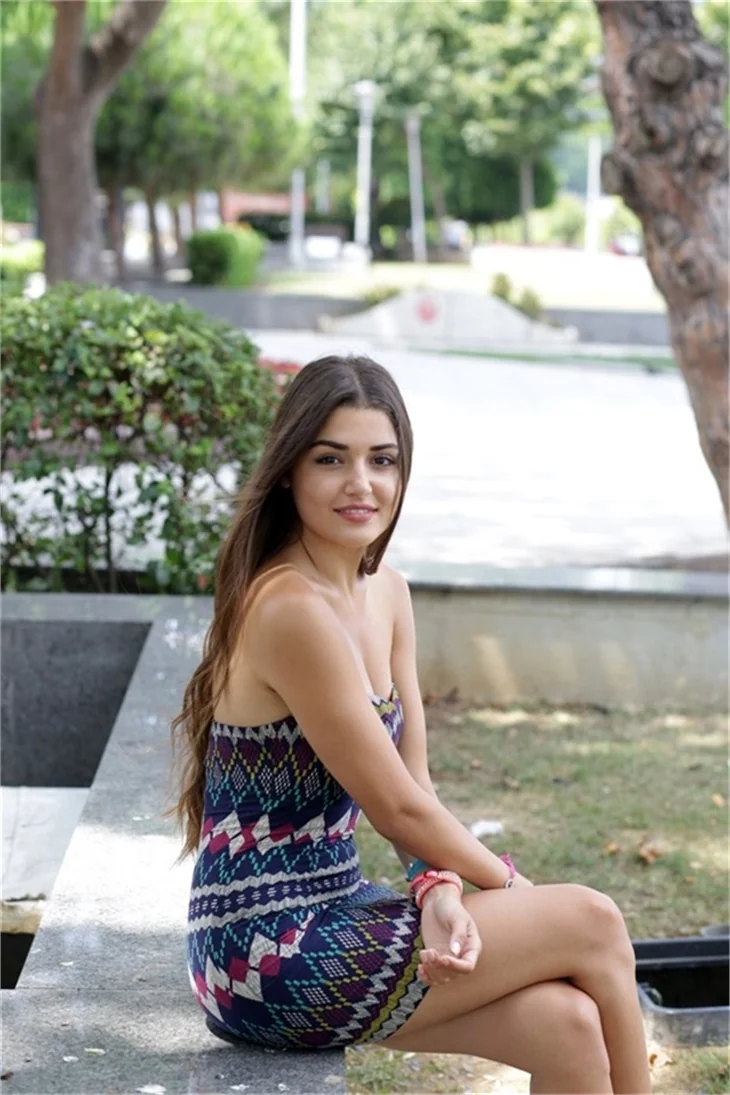 Hande Erçel: Hayal kurmaya aşığım