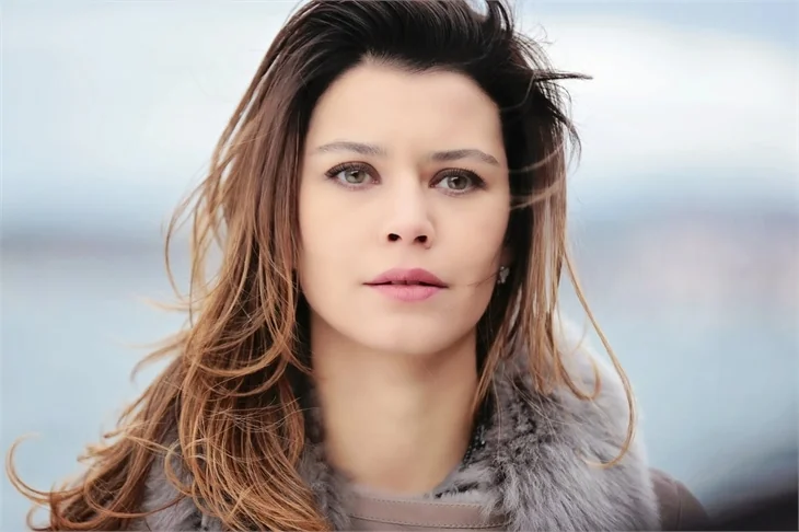 Kösem Sultan rolü için son karar Beren Saat