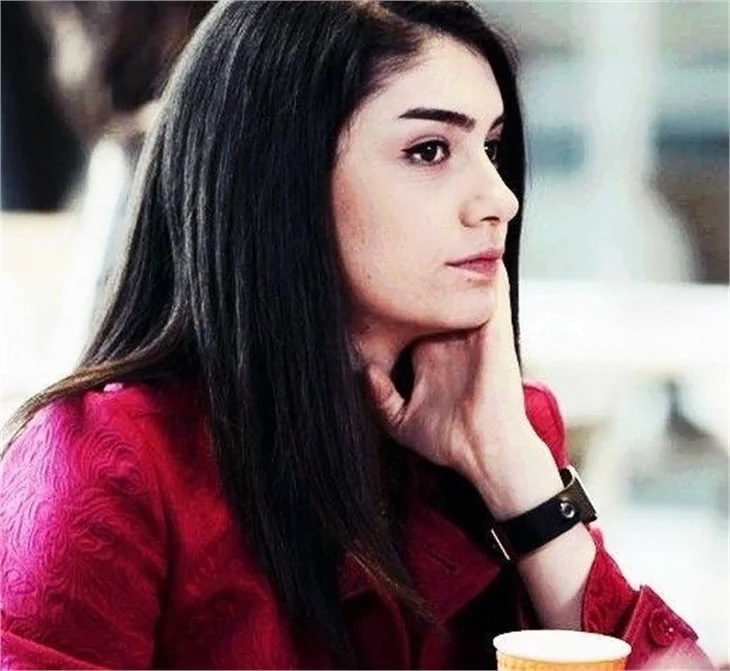 İşte Hazar Ergüçlü'nün yeni dizisi