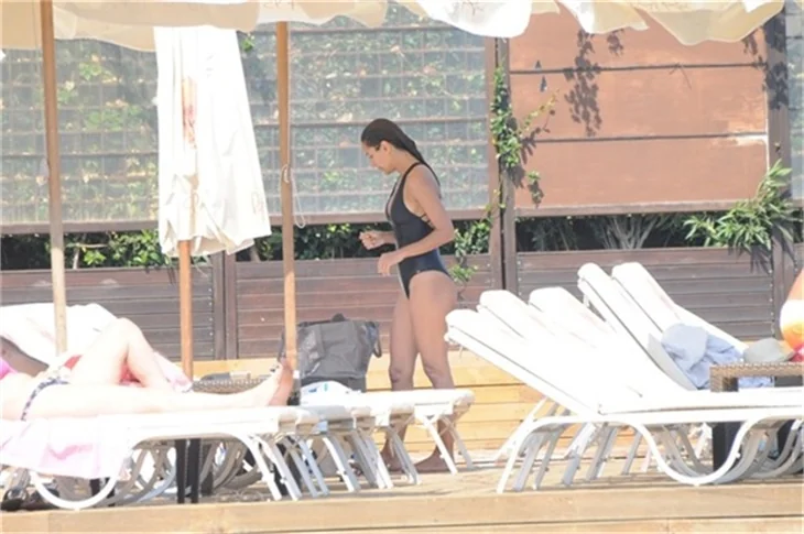 Özlem Conker sarılmaya doyamadı!