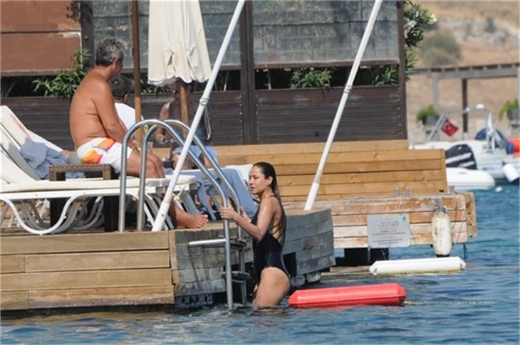 Özlem Conker sarılmaya doyamadı!