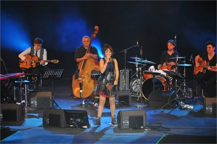 ZAZ konserine ünlü akını!