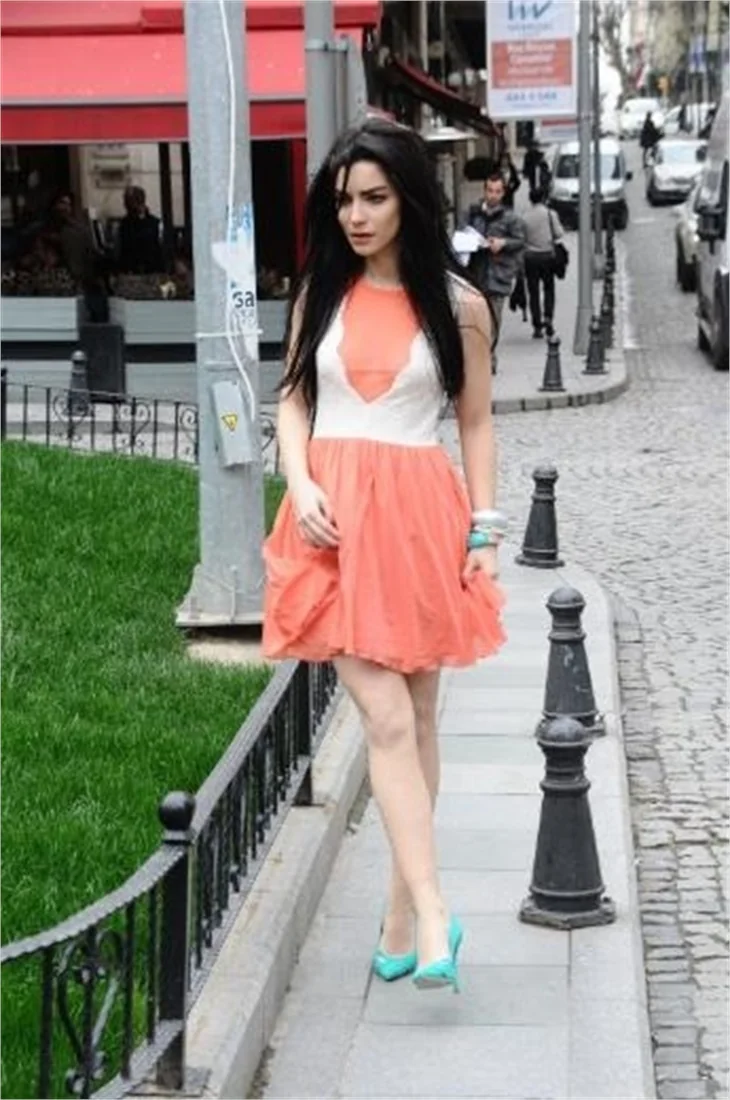 Kötü ve seksi Merve Boluğur