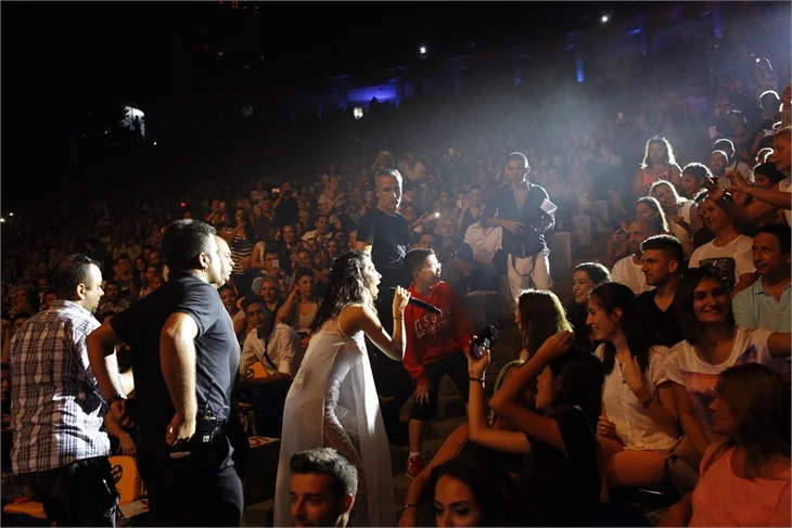 Hande Yener'den Harbiye'de büyük şov!