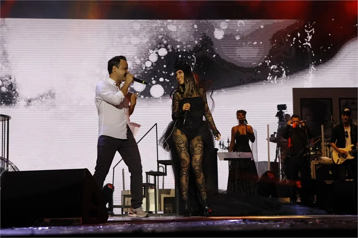 Hande Yener'den Harbiye'de büyük şov!