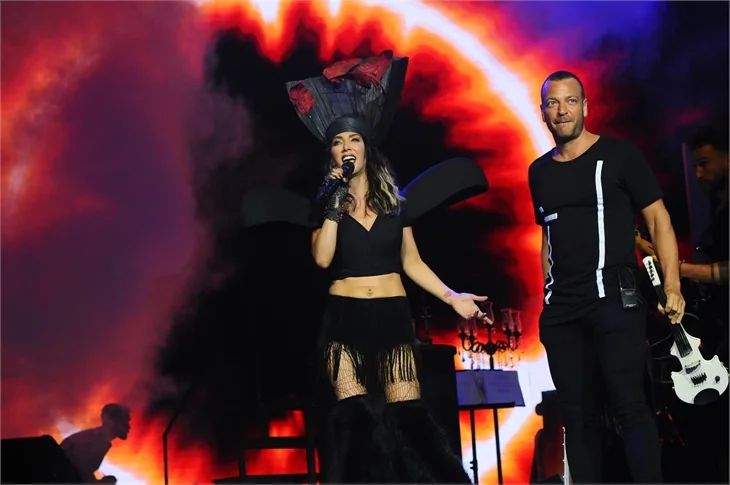 Hande Yener'den Harbiye'de büyük şov!