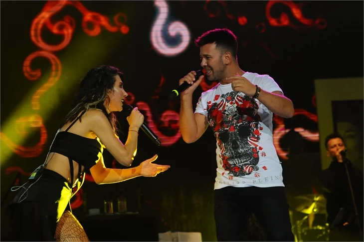 Hande Yener'den Harbiye'de büyük şov!