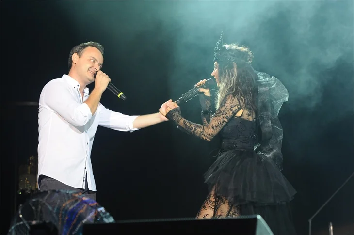 Hande Yener'den Harbiye'de büyük şov!