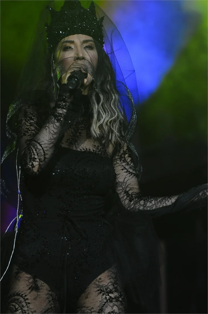 Hande Yener'den Harbiye'de büyük şov!