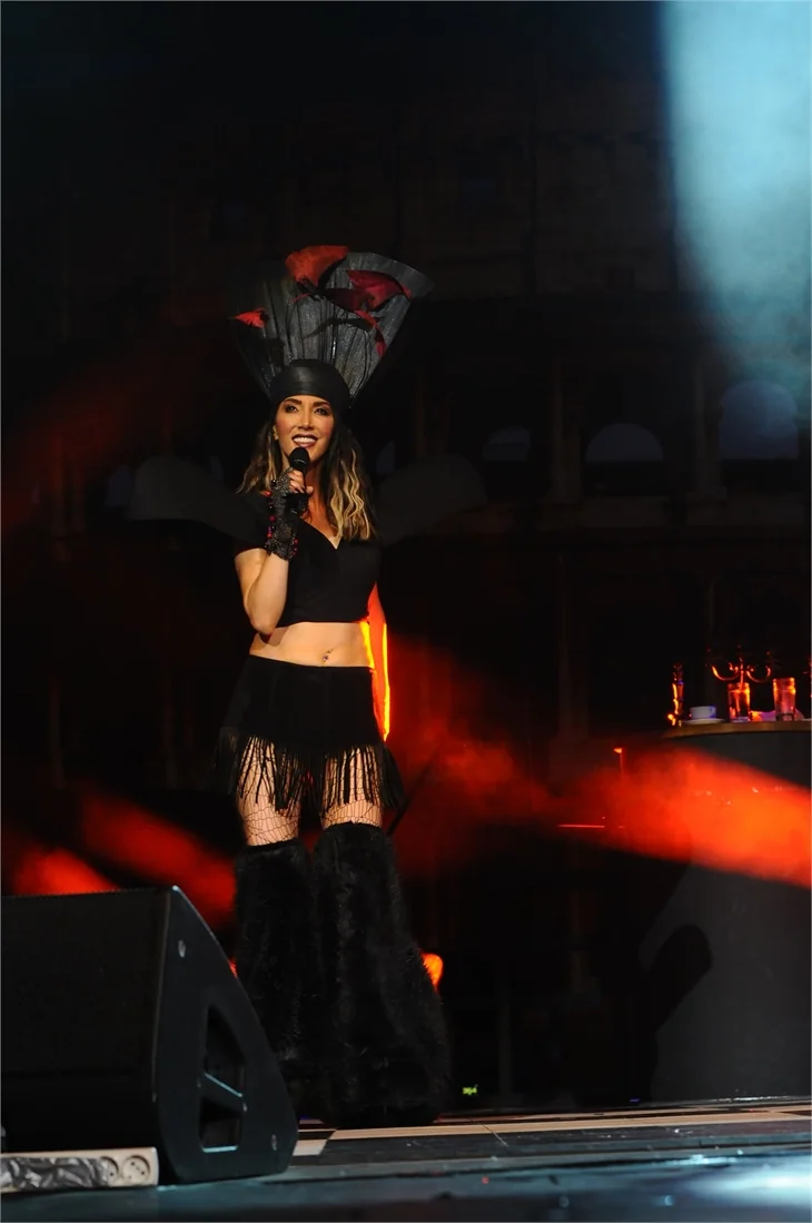 Hande Yener'den Harbiye'de büyük şov!