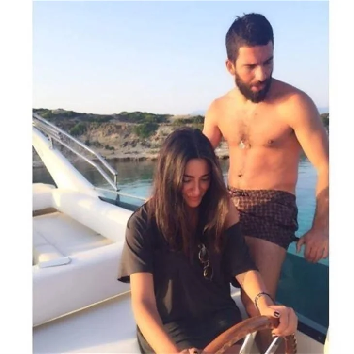 Arda Turan'dan Aslıhan Doğan'a romantik hediye