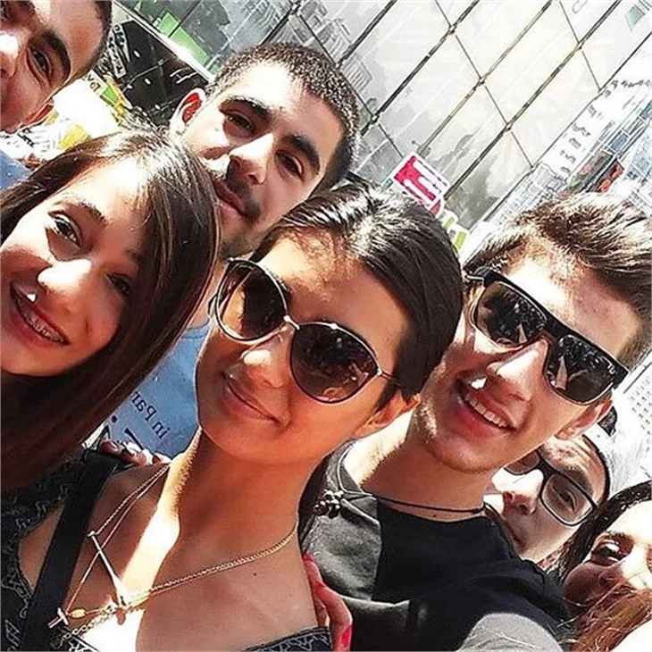 Tuba hayranlarından yine kaçamadı