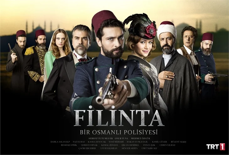 Güzel oyuncu sette fenalaştı!