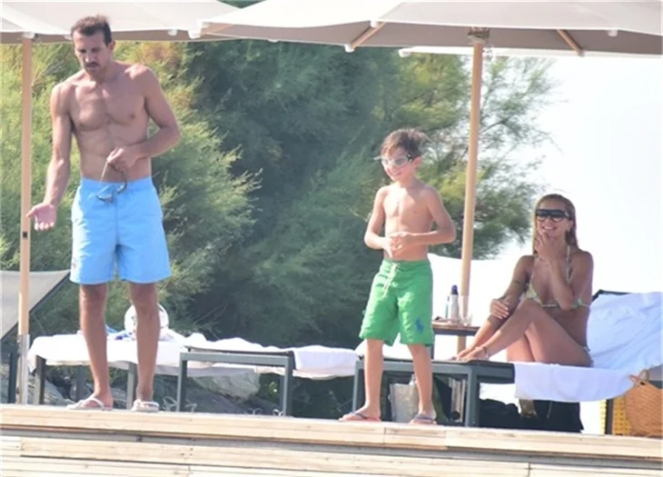 Işıl Reçber'den bikini şov!