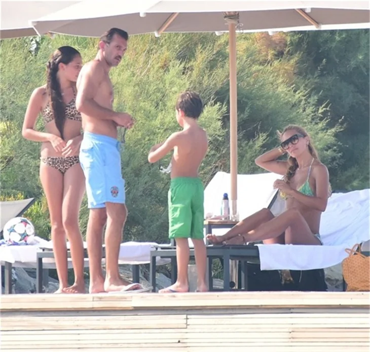 Işıl Reçber'den bikini şov!