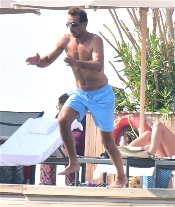 Işıl Reçber'den bikini şov!