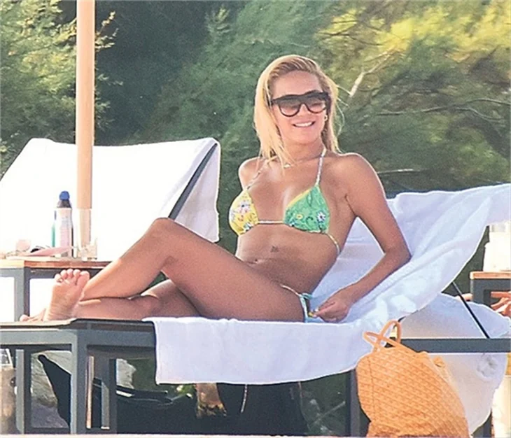 Işıl Reçber'den bikini şov!