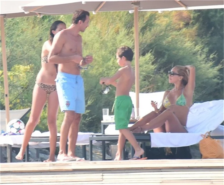 Işıl Reçber'den bikini şov!