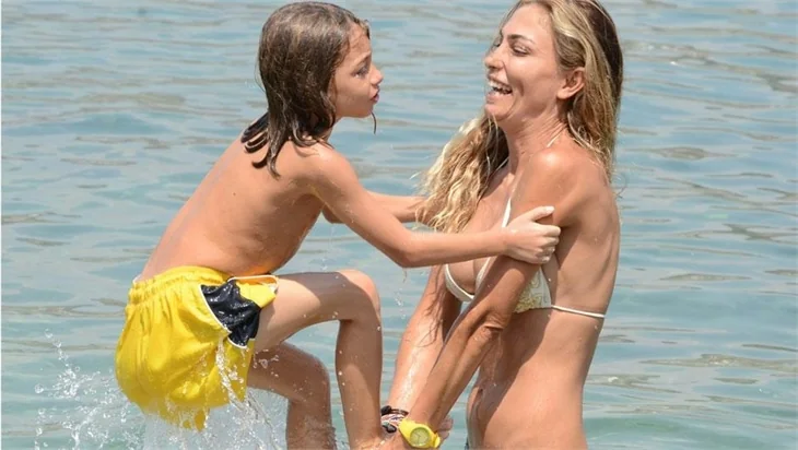 Leyla Bilginel'in seksi dönüşü!