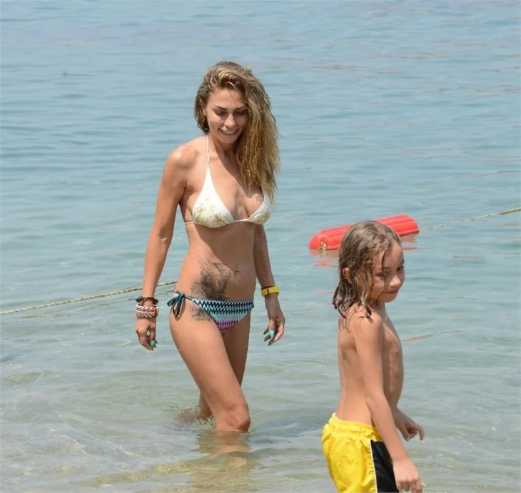 Leyla Bilginel'in seksi dönüşü!