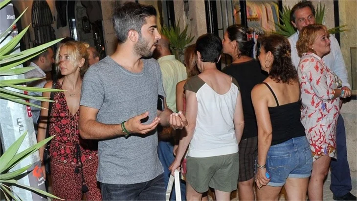 Ayrılmaya karar veren Ece Erken ile Serkan Uçar, Çeşme tatiline devam ediyor