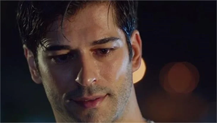 Burak Özçivit'ten şaşırtan paylaşım!