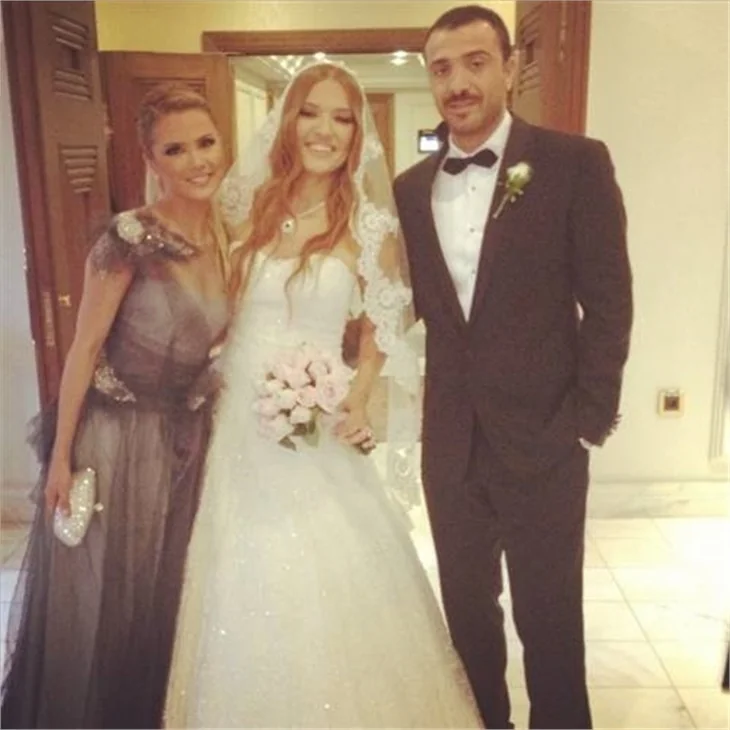 Demet Akalın'dan Ece Erken'e ağır gönderme!