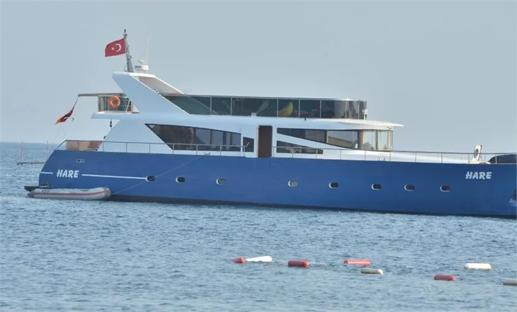 Özge Özberk'in sevgilisi ile tatil keyfi