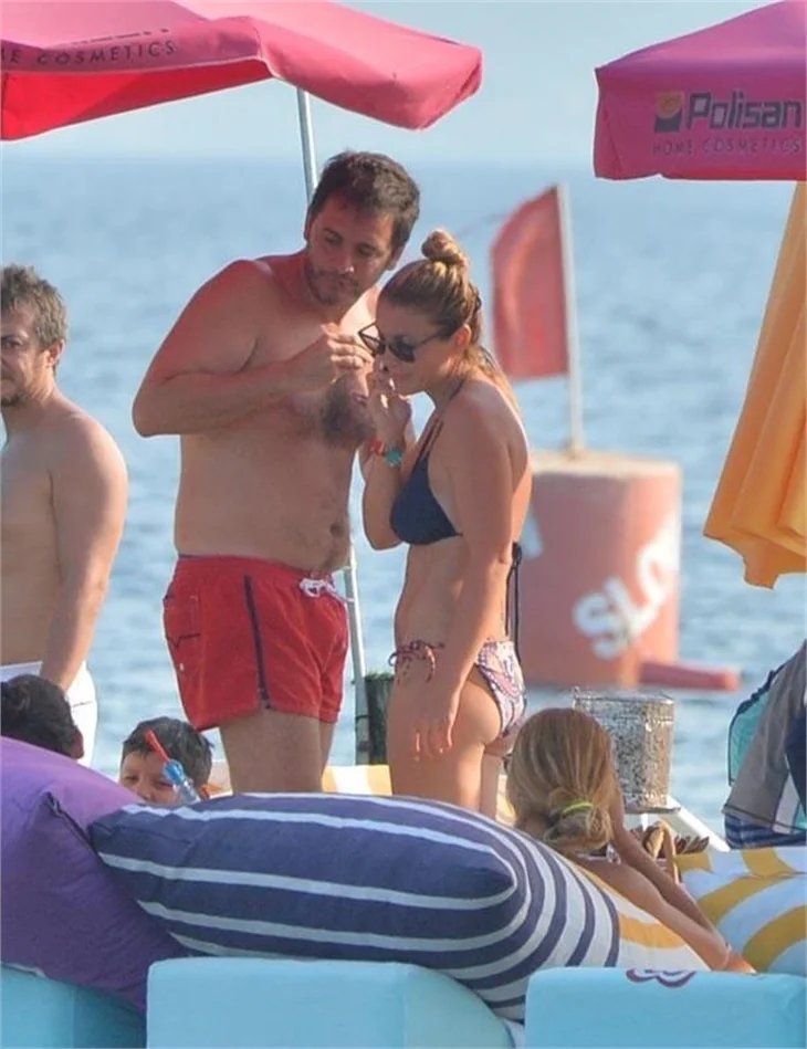 Özge Özberk'in sevgilisi ile tatil keyfi