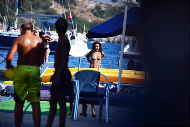 Sarp Apak ve sevgilisi tatilde!