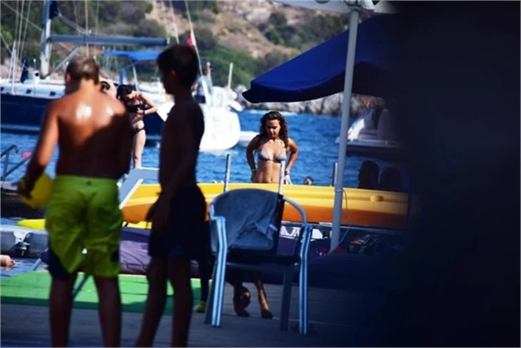 Sarp Apak ve sevgilisi tatilde!