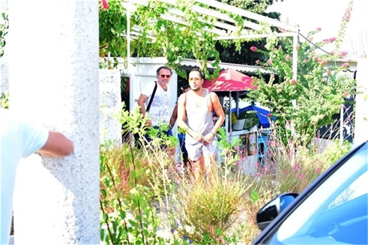 Sarp Apak ve sevgilisi tatilde!