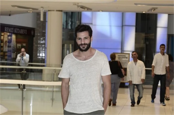 Serkan Çayoğlu rahat gezmek için sakal bırakmış
