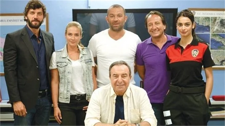 Arka Sokaklar dizisinden beş ayrılık bir geri dönüş!