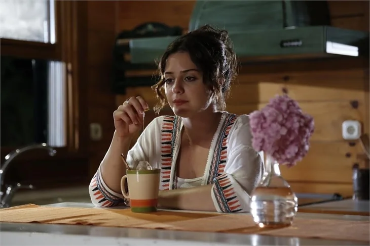 Can'ın tercihi Elif mi olacak Ayşegül mü?