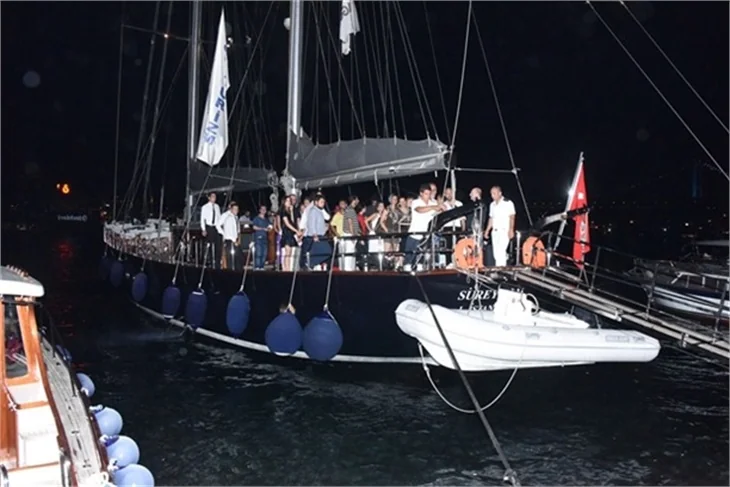 Meryem Uzerli'den 32. yaşa 32 metre yat!