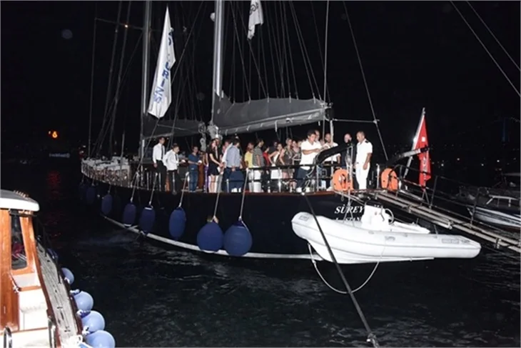 Meryem Uzerli'den 32. yaşa 32 metre yat!