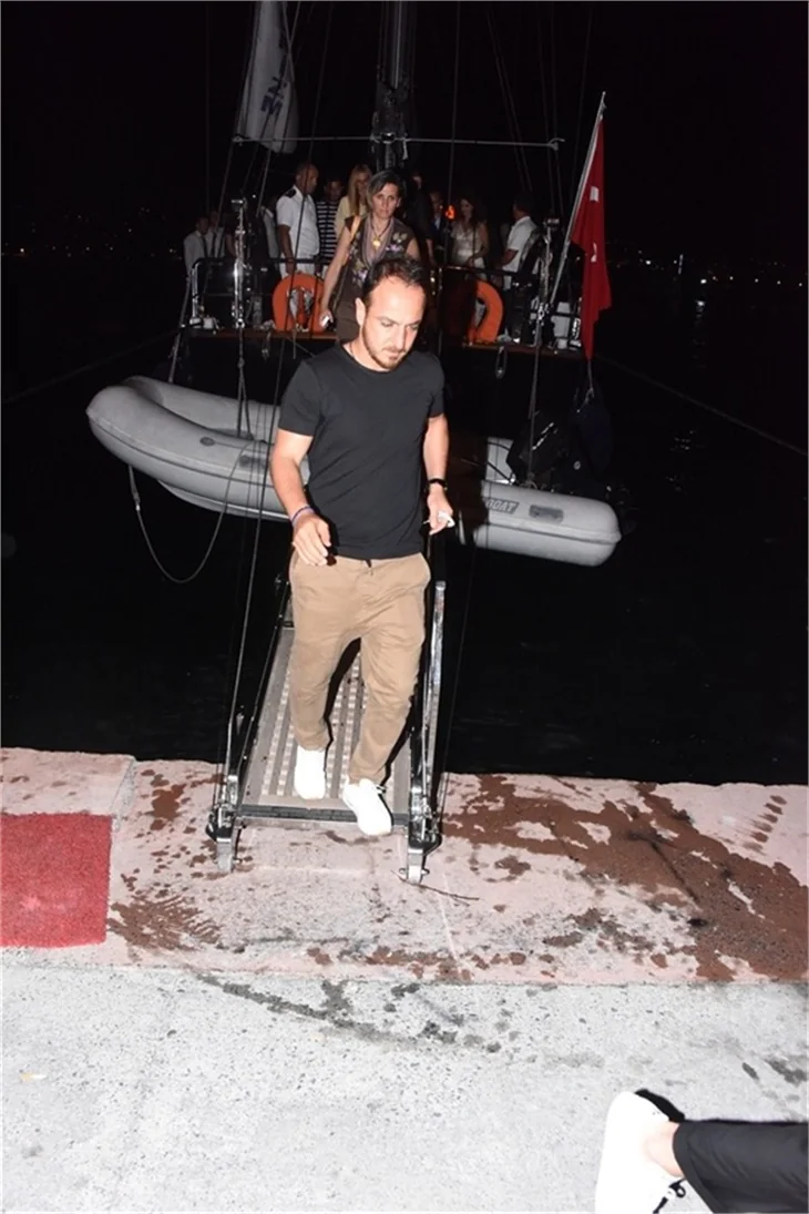 Meryem Uzerli'den 32. yaşa 32 metre yat!